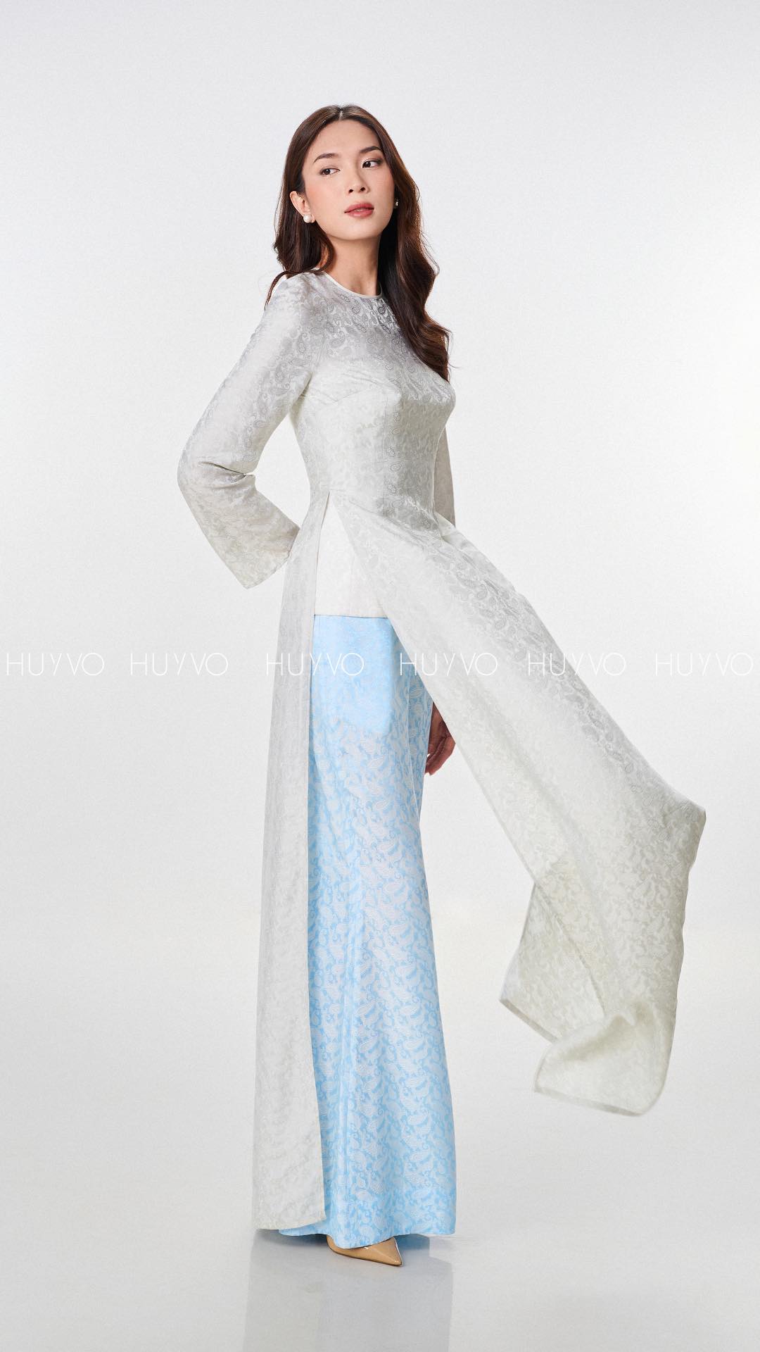 The Grey First Lady – Peacock