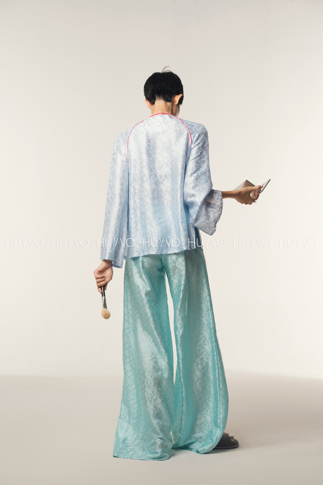 Cô Tư Tân Thời – Bà Bà Mademoiselle