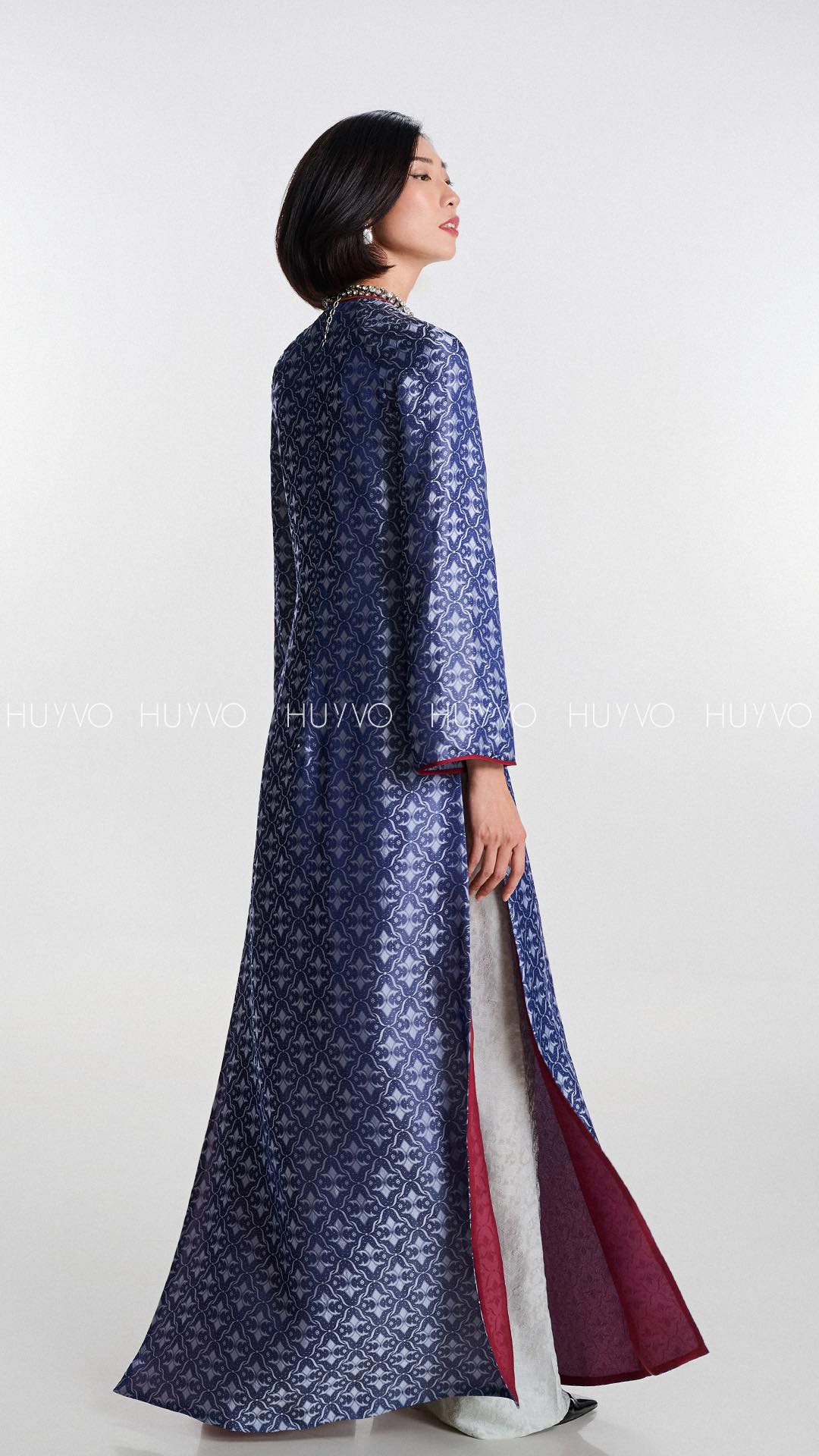 Sắc Đen Huyền Bí – Alboom