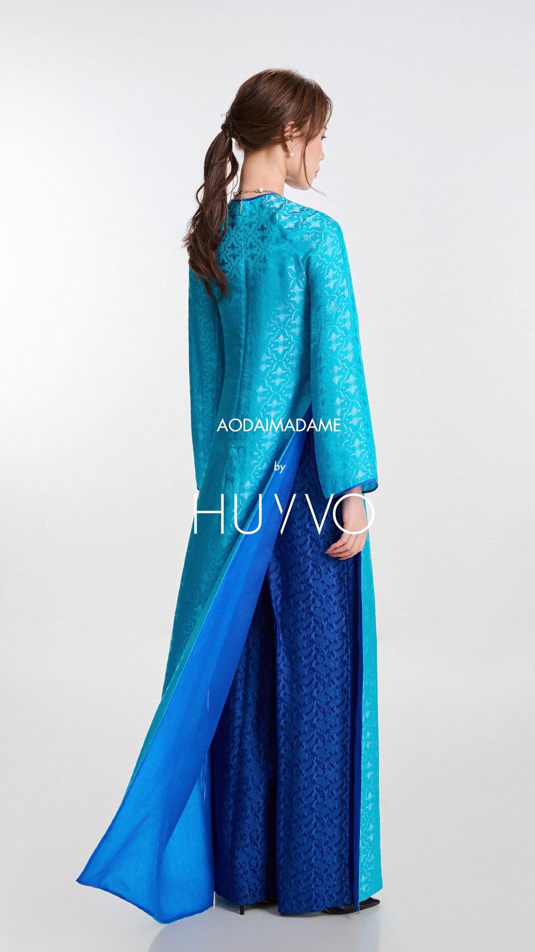 The Blue Royal – Albloom