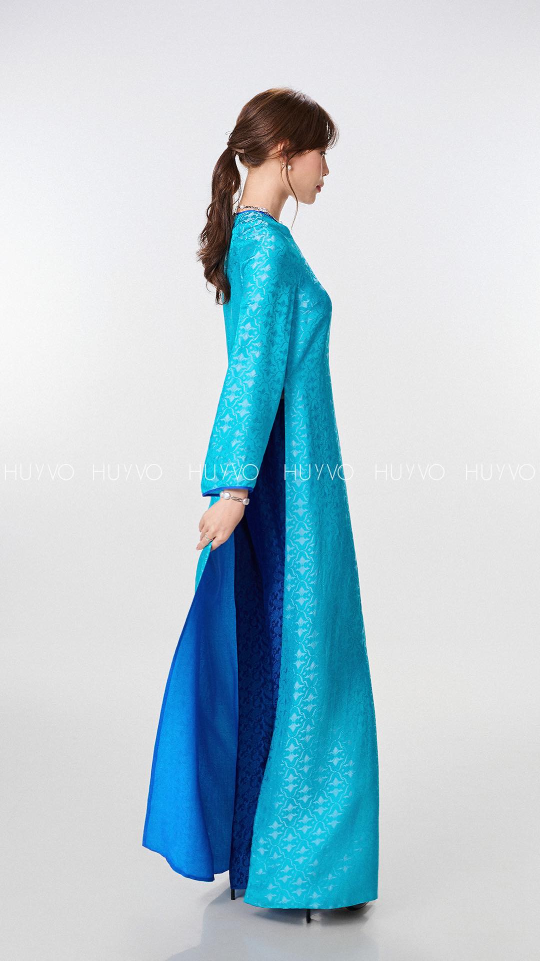 The Blue Royal – Albloom