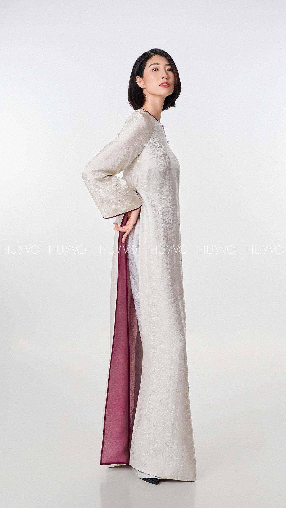 The Imperial Grey Abloom – Sắc Xám Lập Xuân